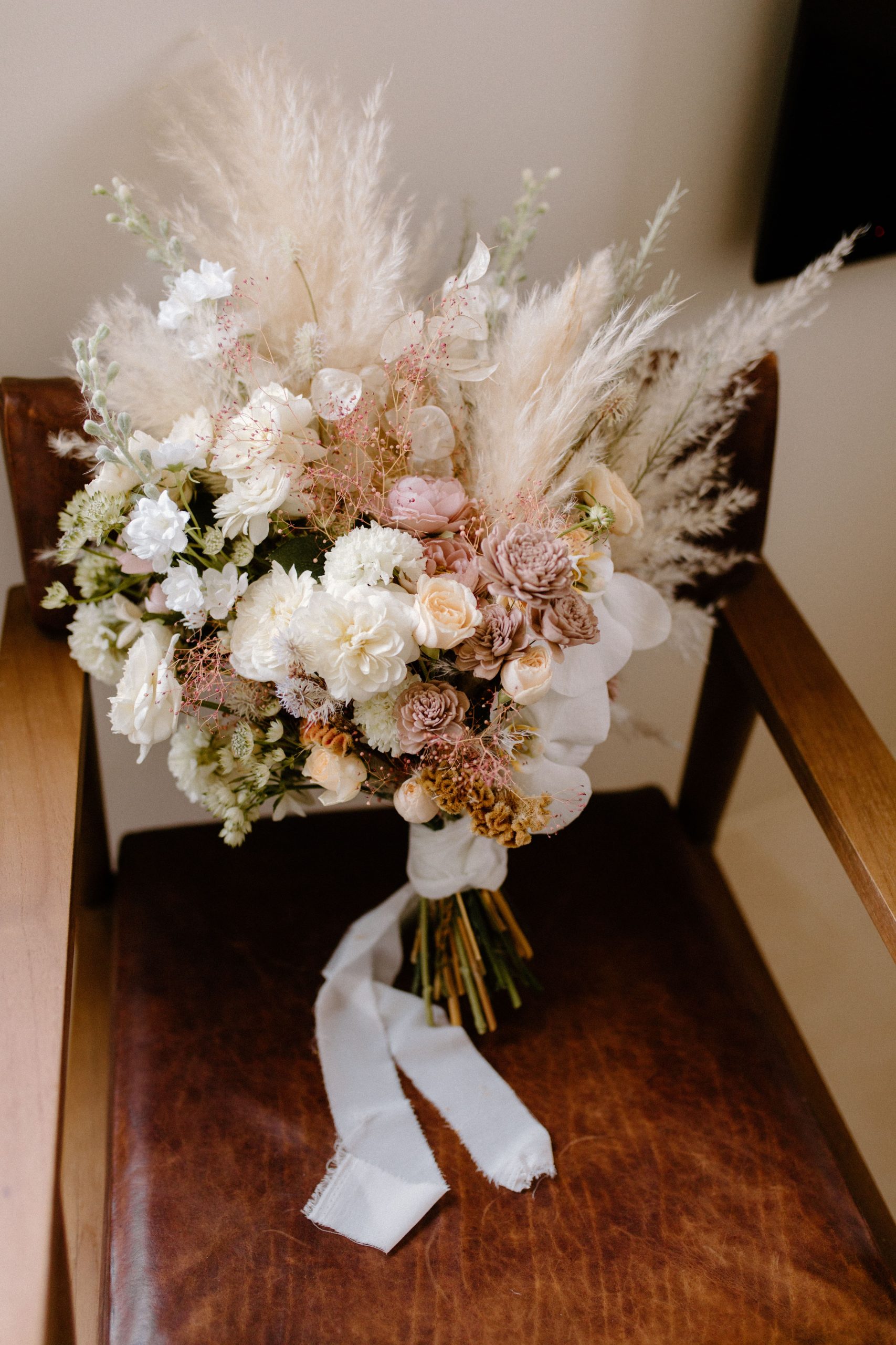 優しい色味のドライフラワーブーケ
