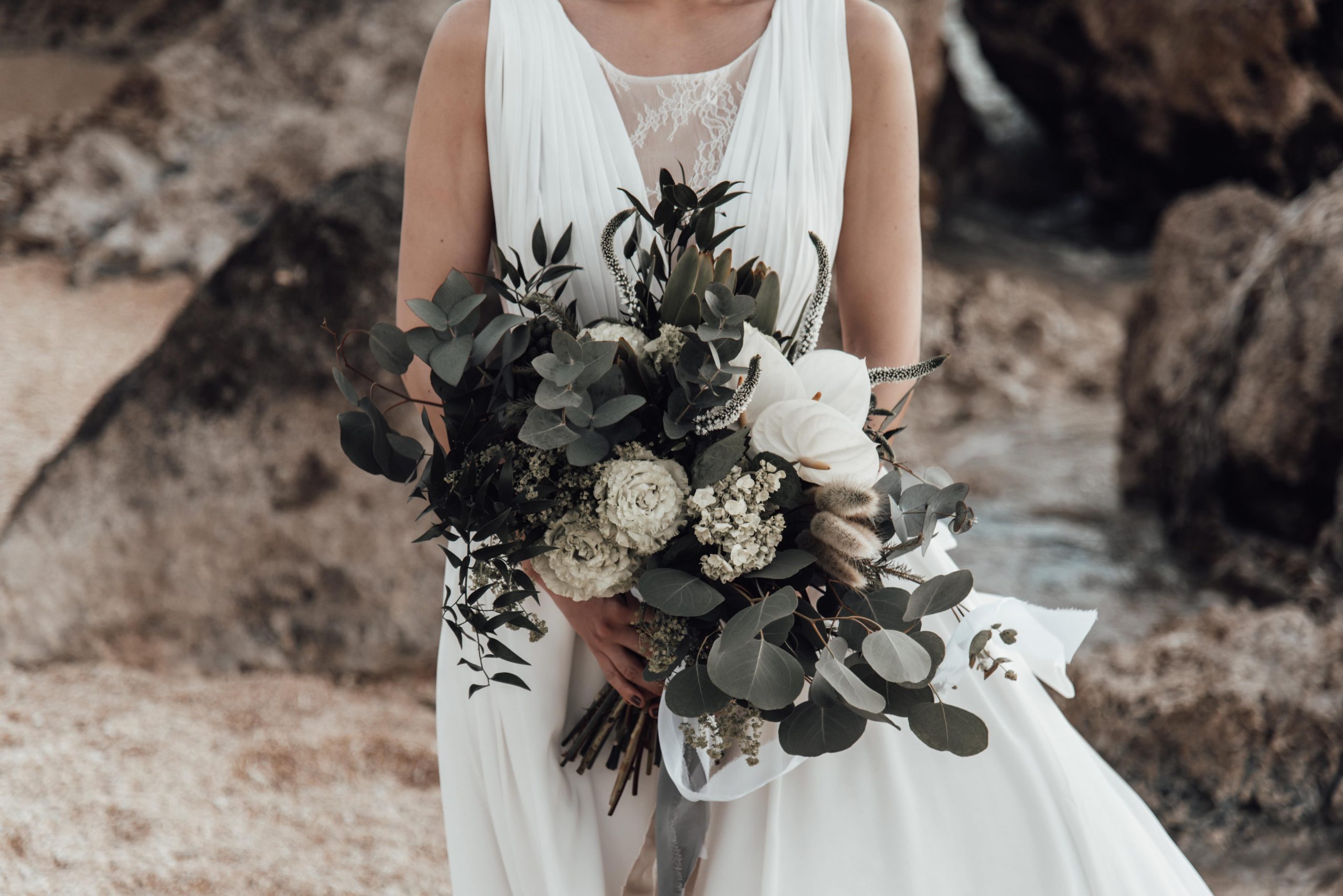 沖縄前撮りロケーションフォトでの生花のブーケ