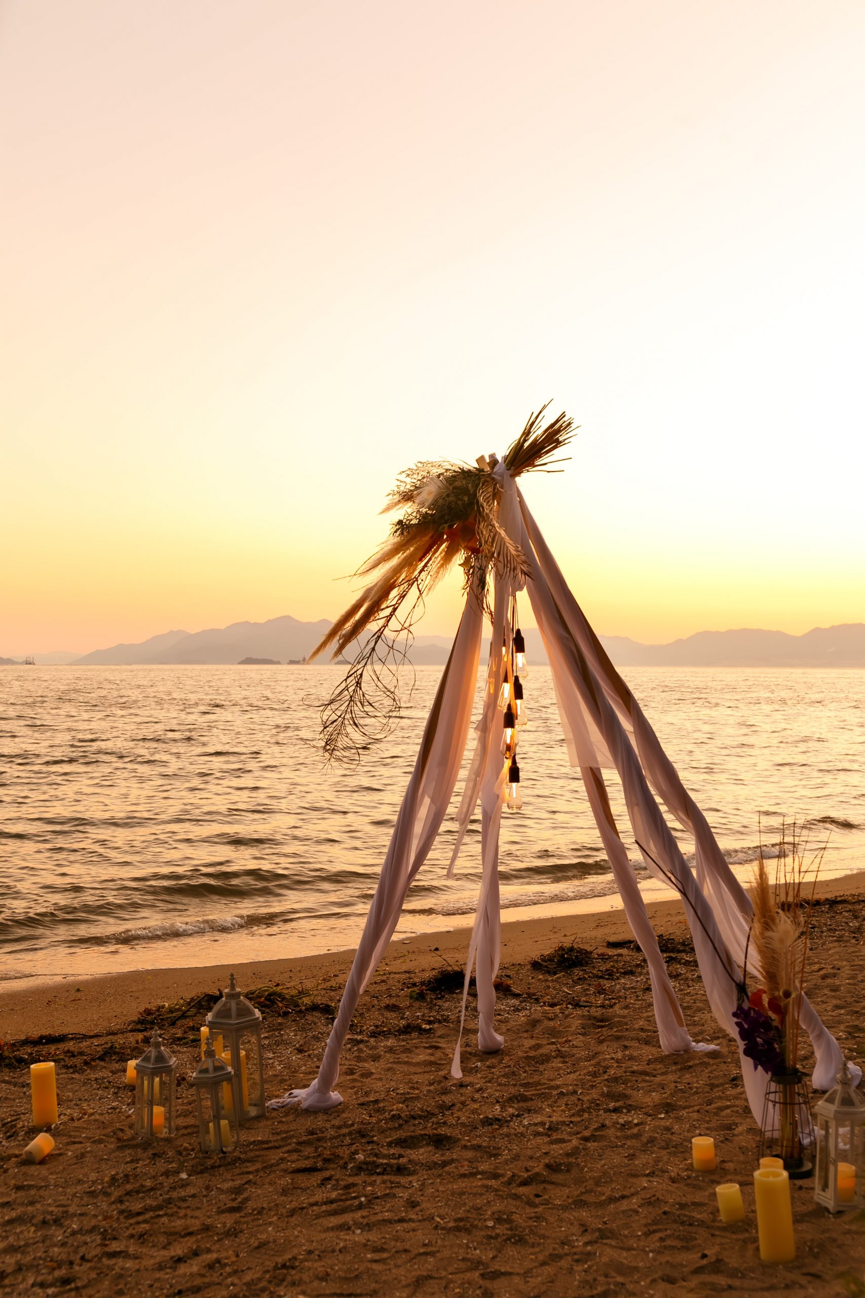 ビーチでのフォトウェディングの装飾