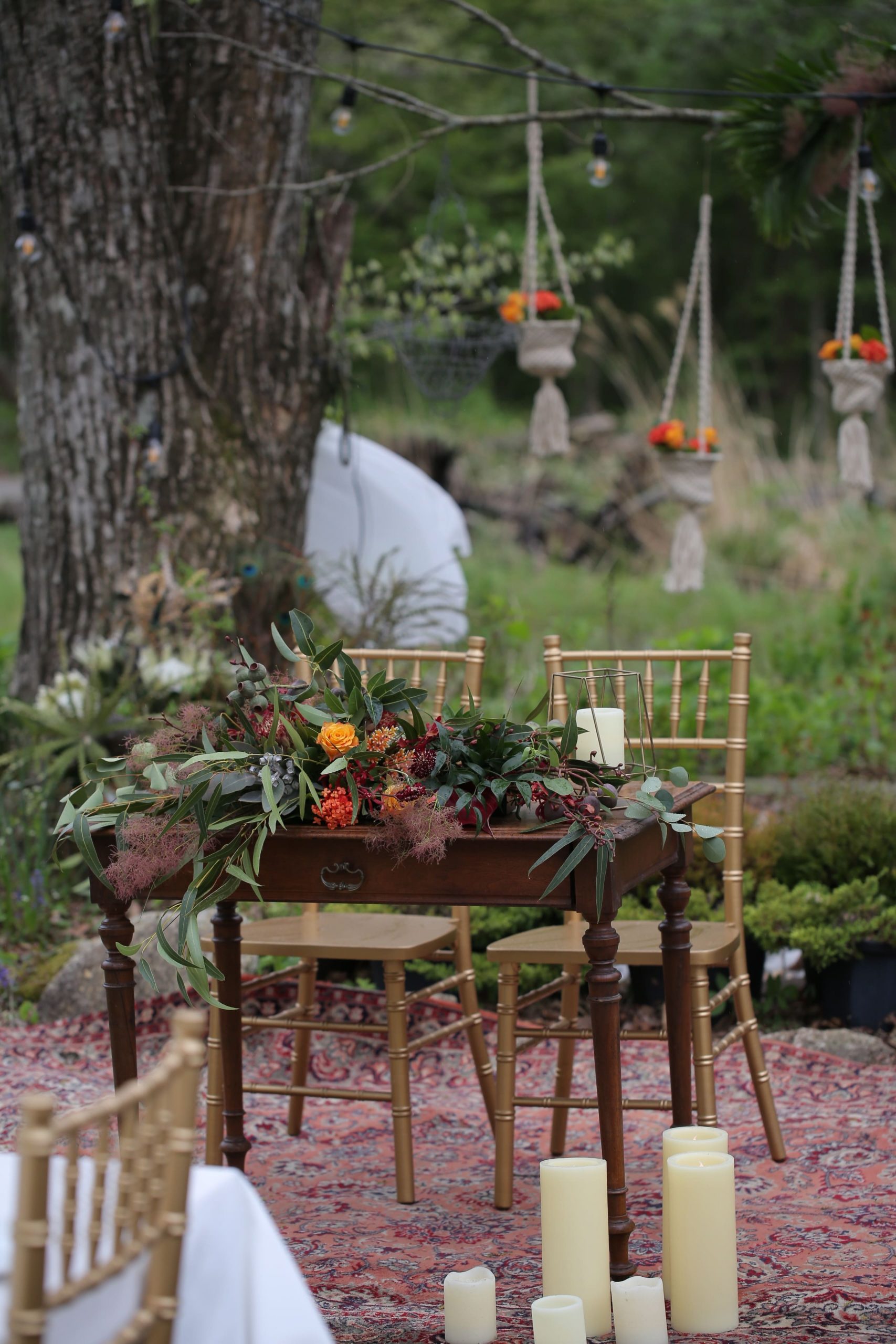 アウトドアウェディングでのメイン装花