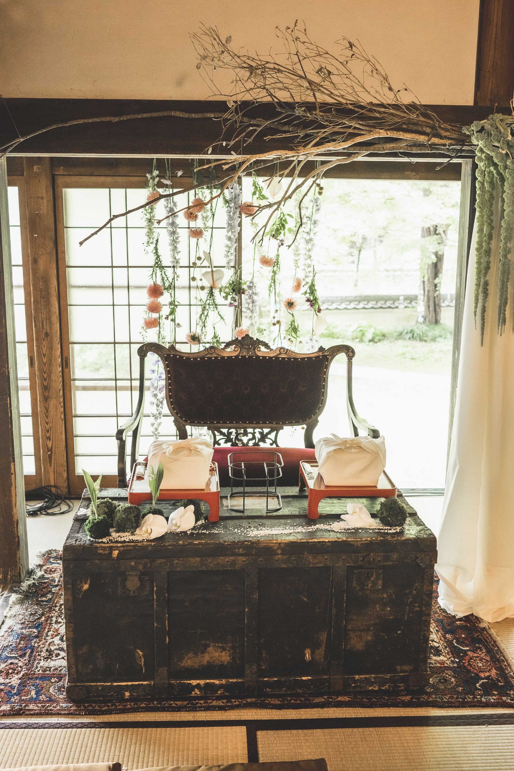 広島県世羅町にある古民家カフェ福智院で行われた結婚式のメイン装花