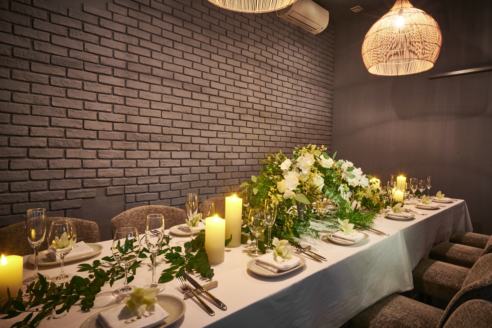 レストランウェディングでのテーブル装花