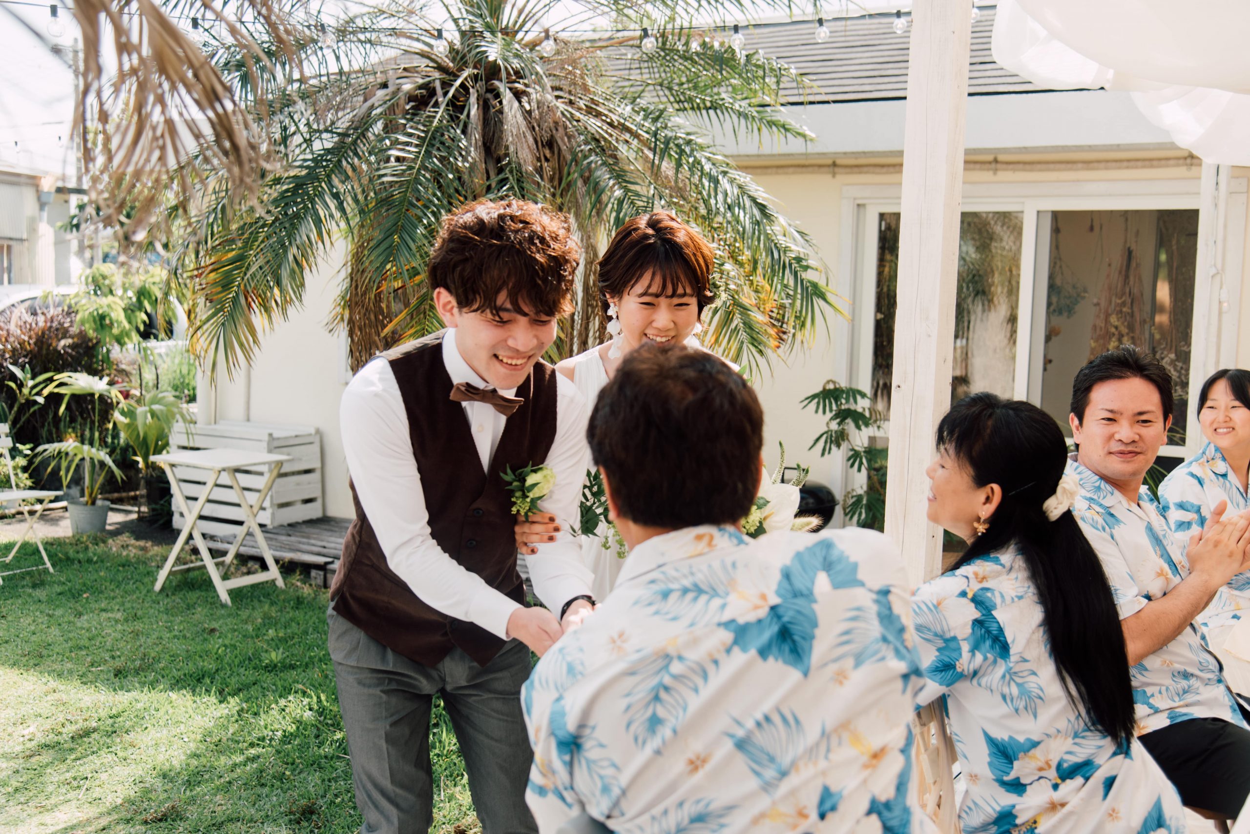 小さな小さな結婚式での楽しそうな様子