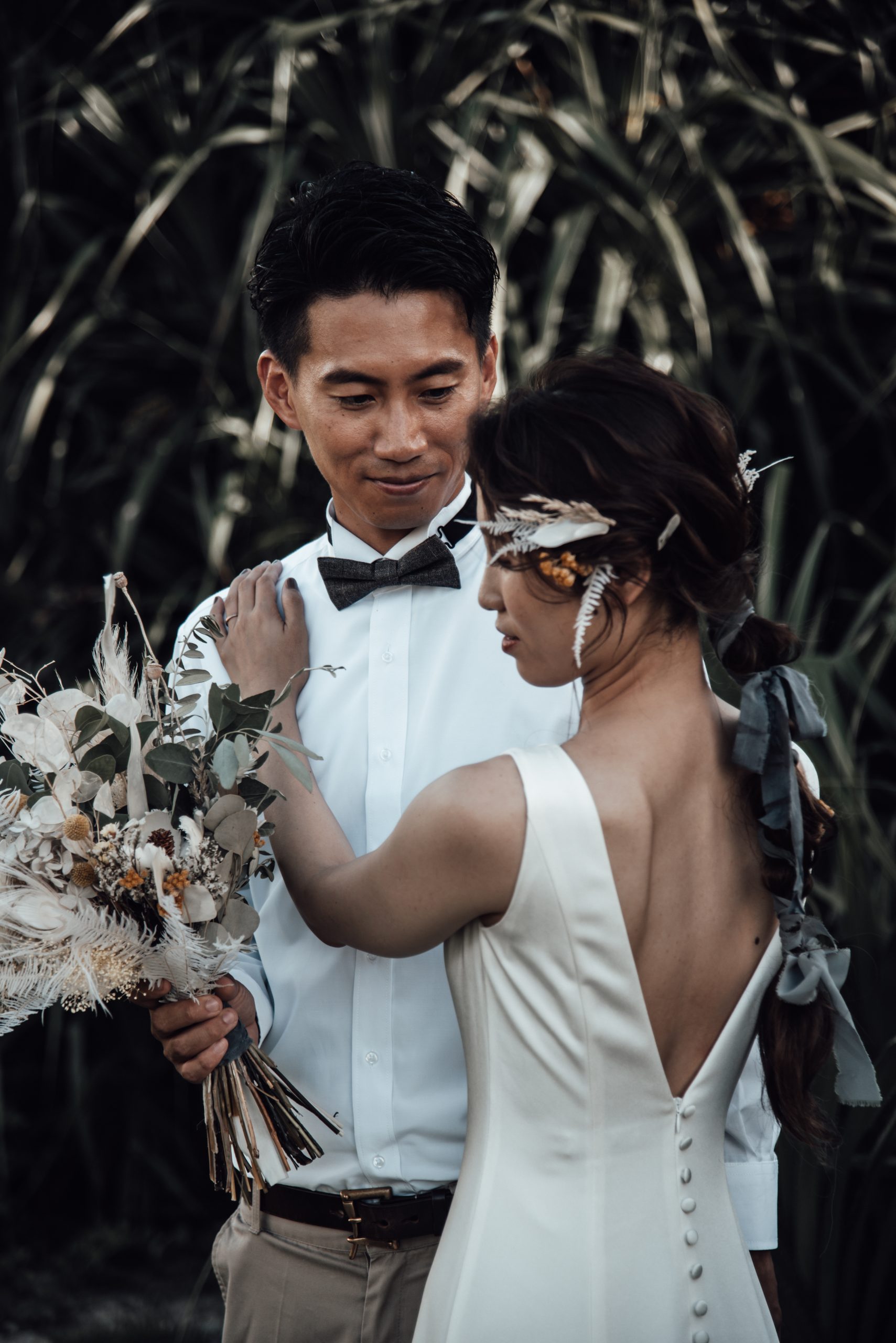 沖縄フォトウェディングでの新郎新婦