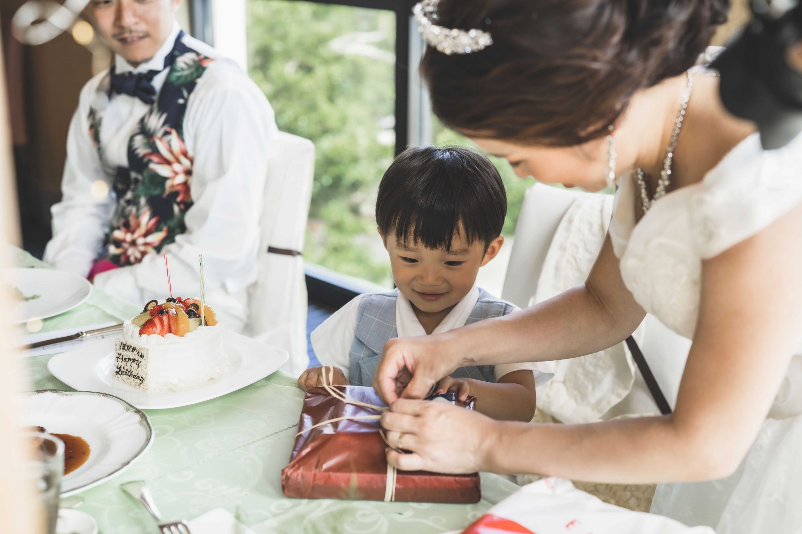 沖縄家族婚でのお子様へのサプライズプレゼント