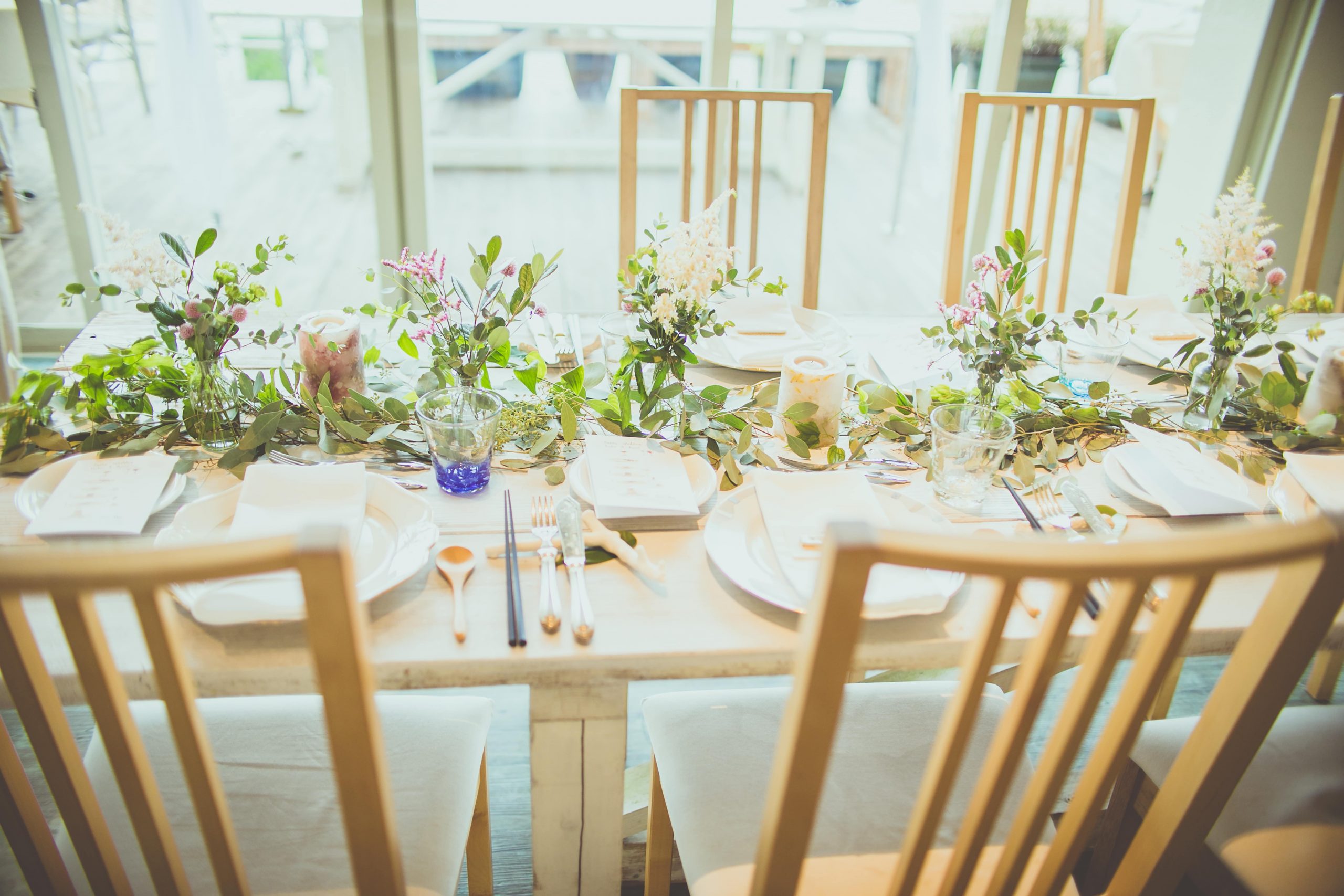 沖縄レストランウェディングでのテーブル装花