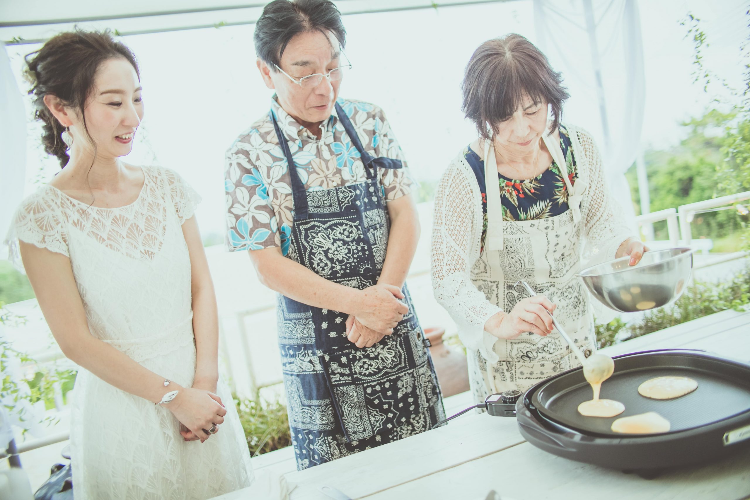 沖縄家族婚でパンケーキを作るコンテンツ