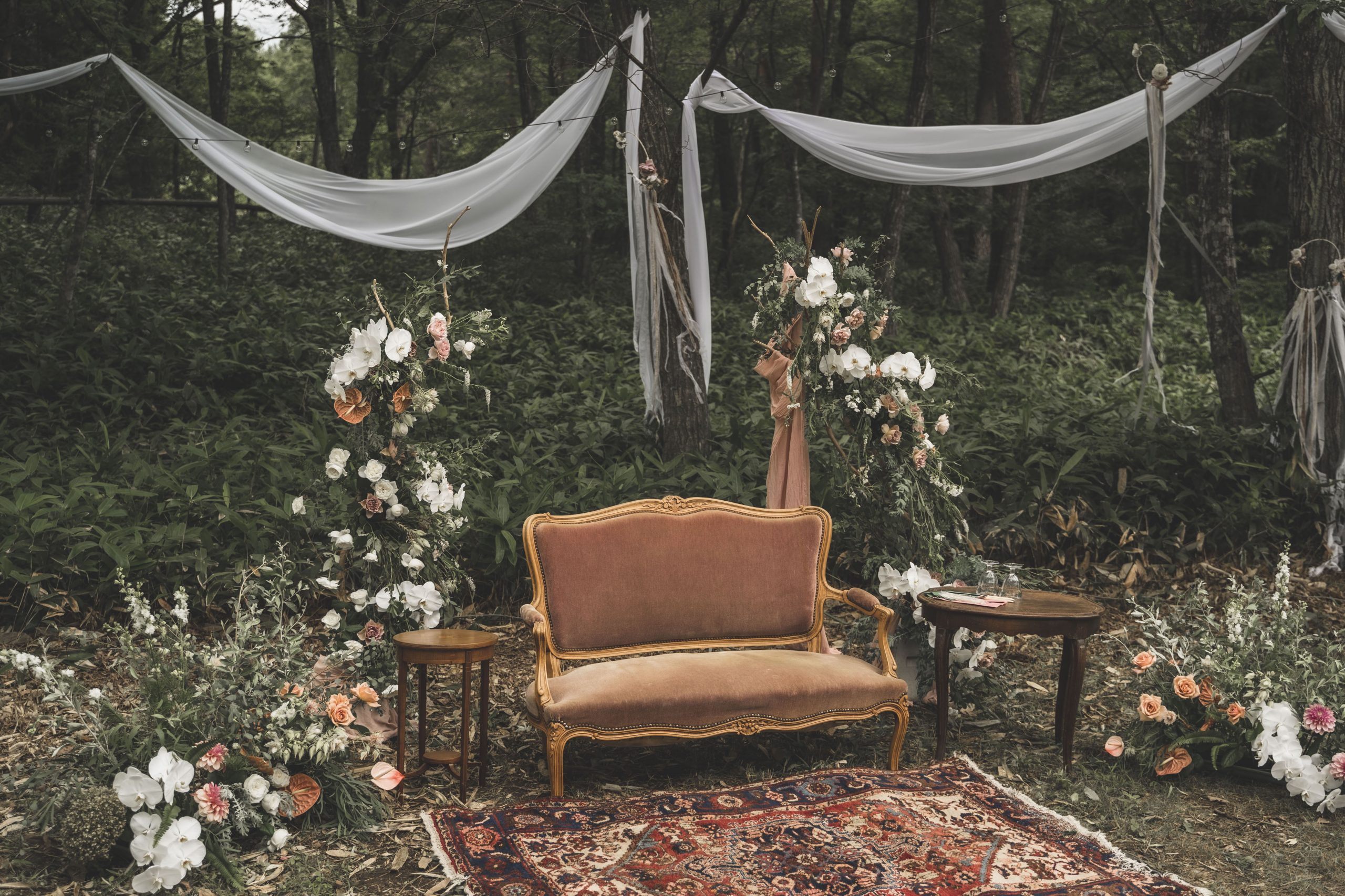 森の中での高砂装花