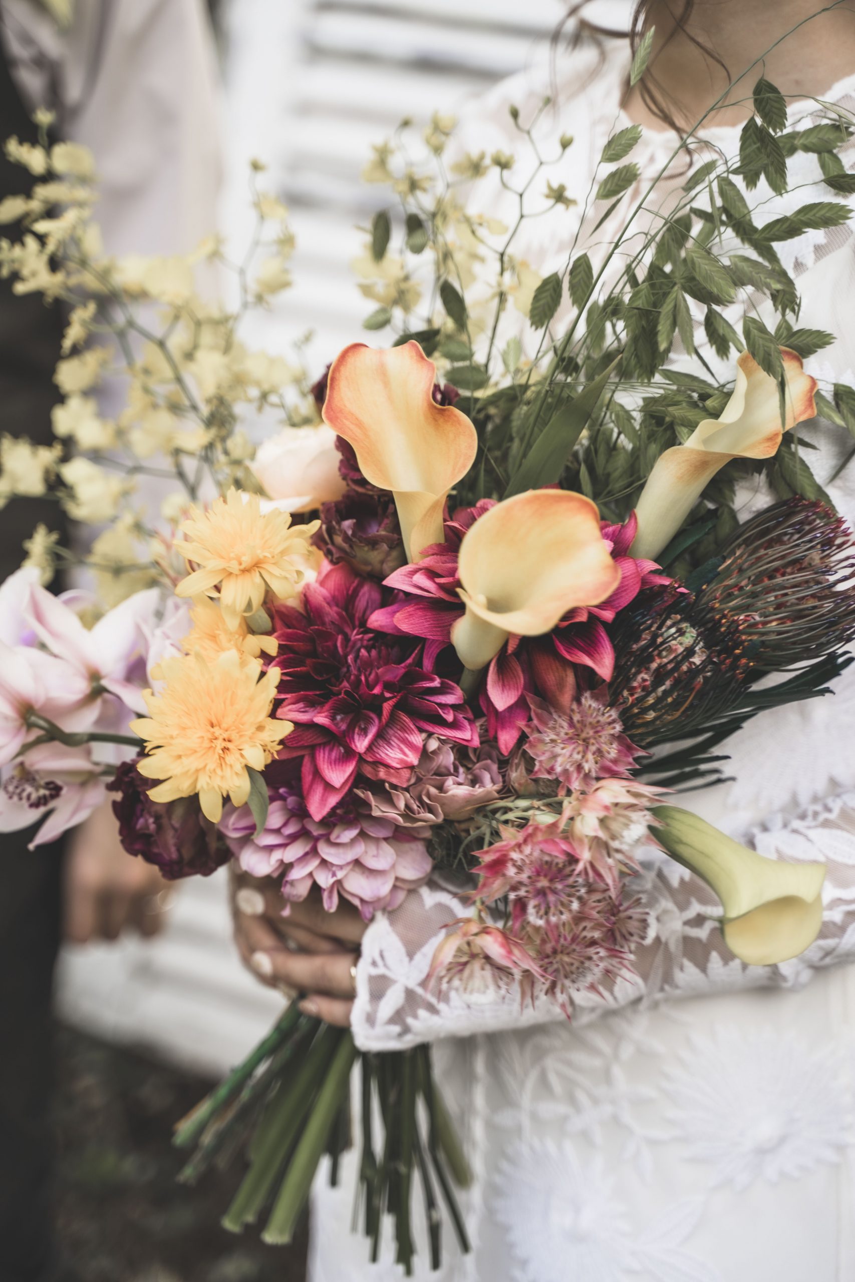 エレガントだけどナチュラルなウェディングブーケ