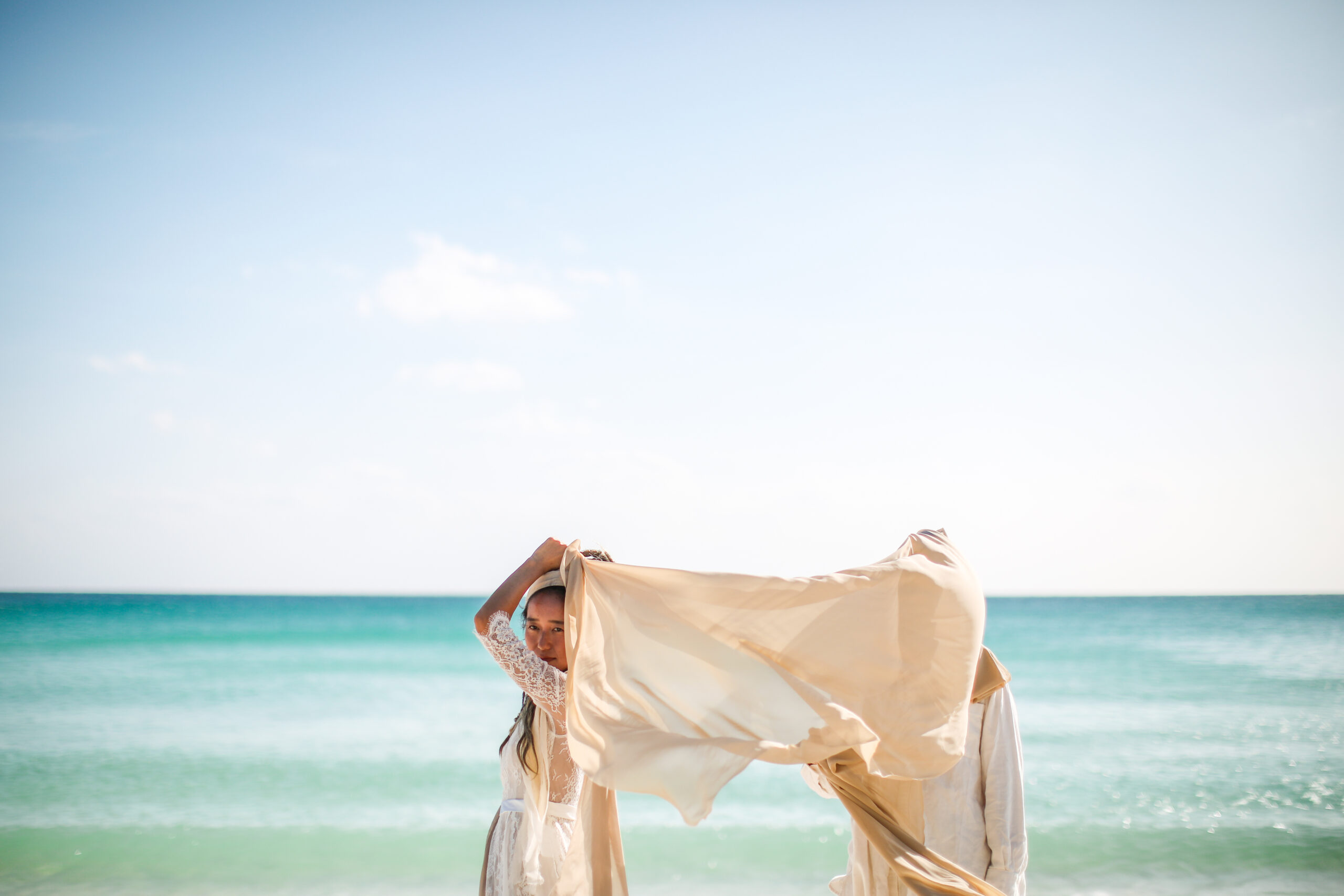 沖縄宮古島での前撮りポーズ