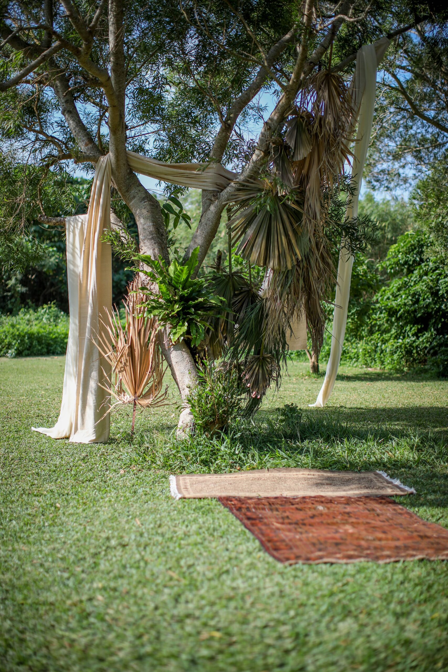 花屋ル・パサージュ・エメ沖縄がコーディネートした宮古島前撮り装飾