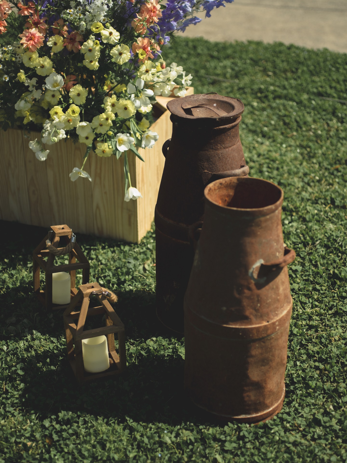 広島の牧場での結婚式のコーディネート。