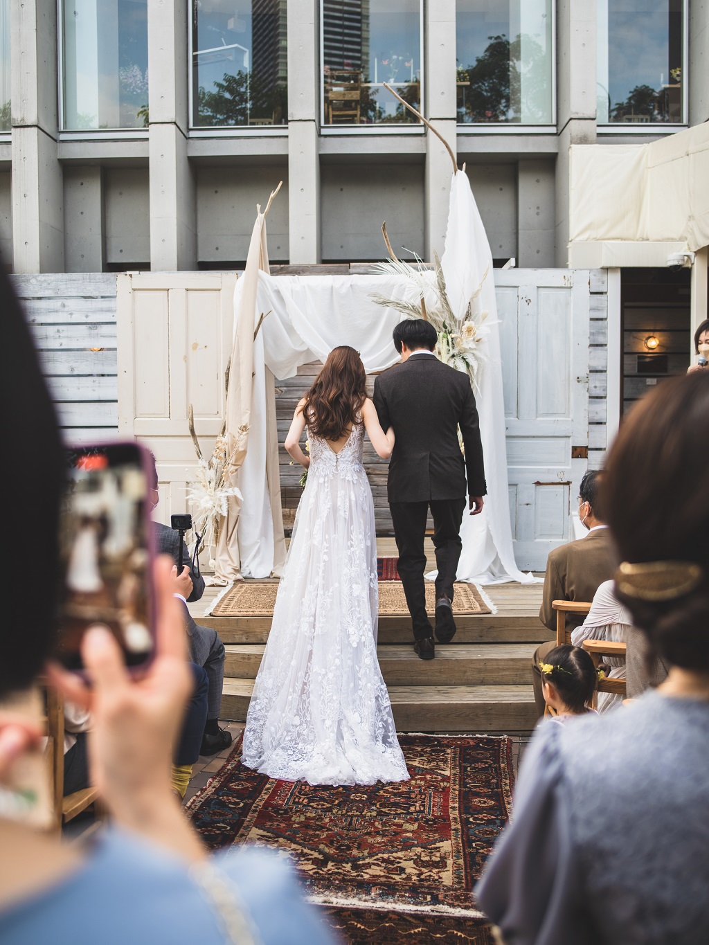 広島ホテルウェディングでの屋外人前式。