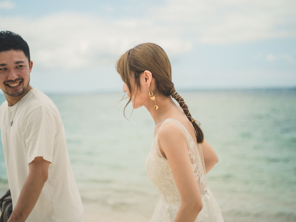 沖縄のビーチでのロケーションフォト。