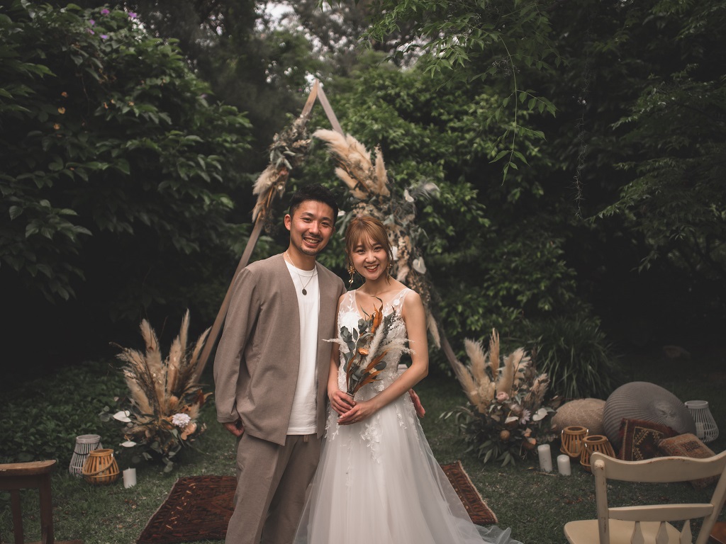 沖縄フォトウェディングでの小さな小さな結婚式。