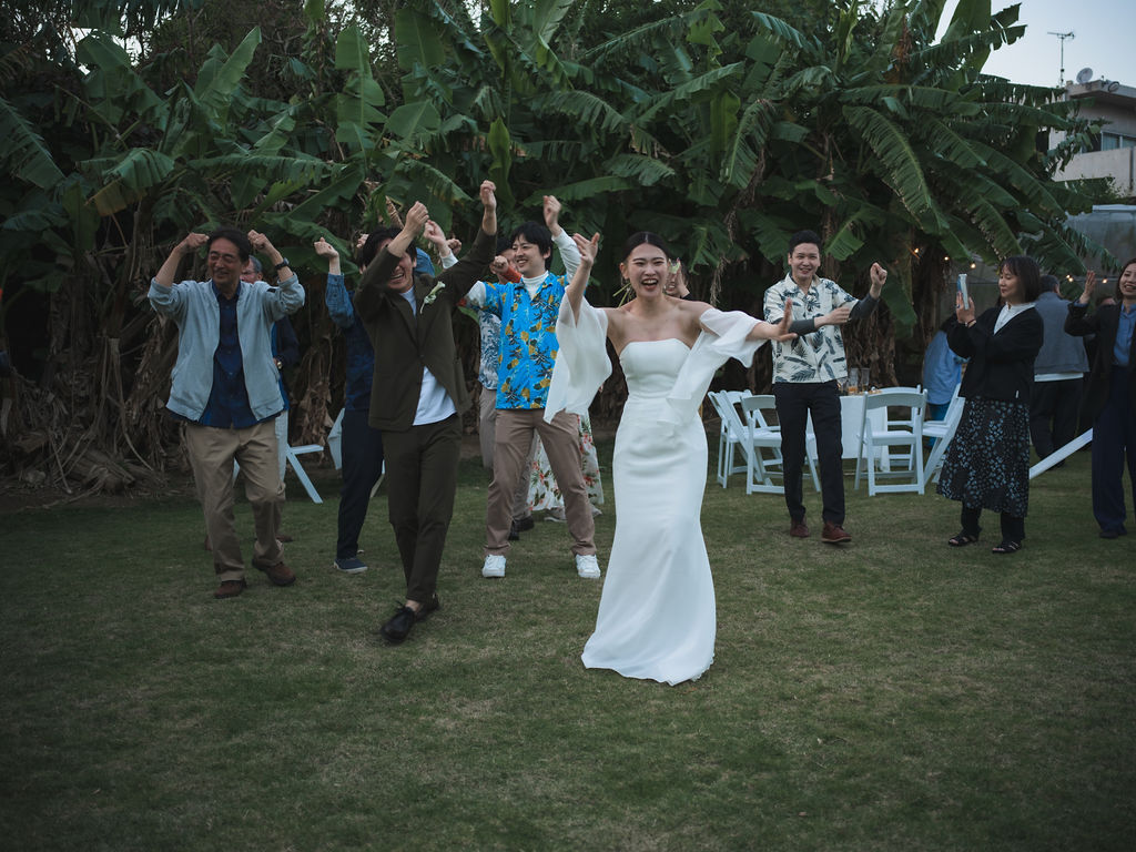 沖縄ガーデン結婚式にて沖縄伝統舞踊をパーティーで。